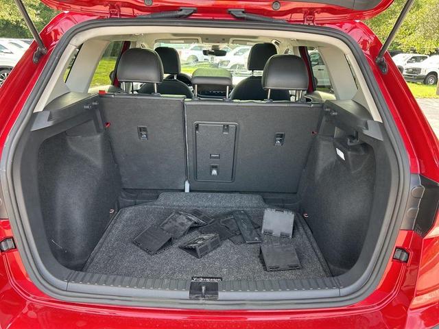 Photo of 2024 Kings Red Volkswagen Taos