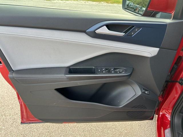 Photo of 2024 Kings Red Volkswagen Taos