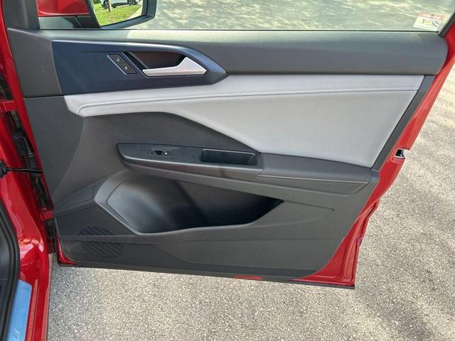 Photo of 2024 Kings Red Volkswagen Taos