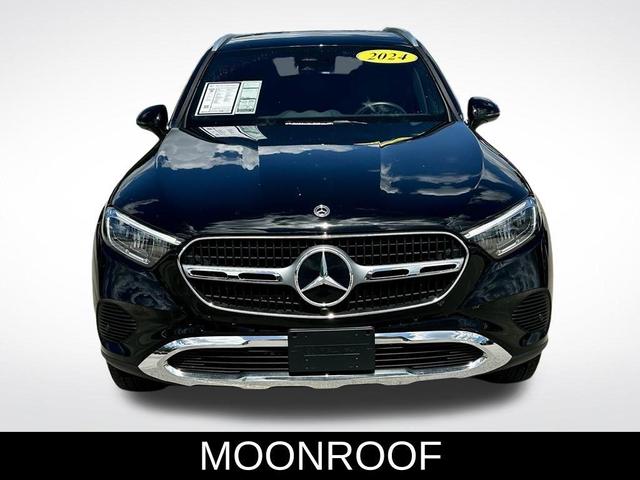 Photo of 2024 Black Mercedes-Benz GLC 300