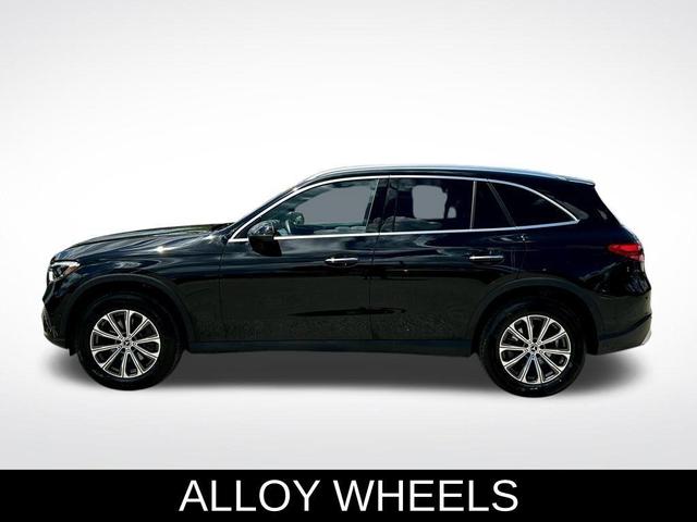 Photo of 2024 Black Mercedes-Benz GLC 300
