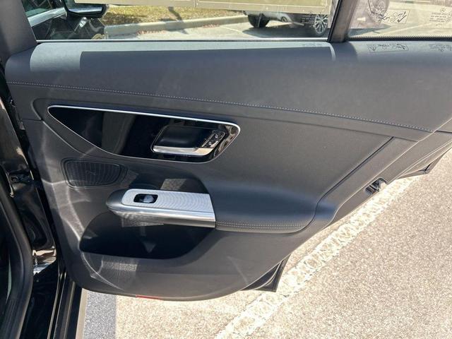 Photo of 2024 Black Mercedes-Benz GLC 300