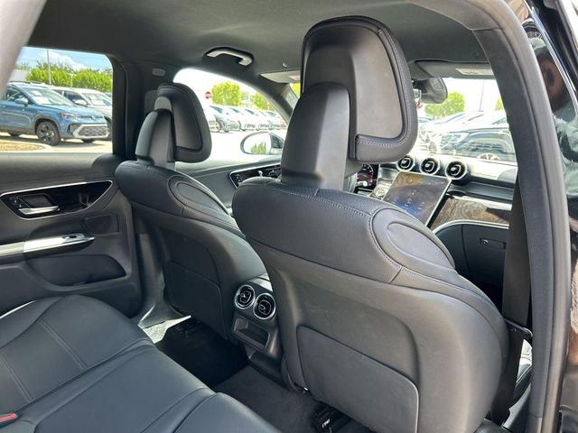 Photo of 2024 Black Mercedes-Benz GLC 300