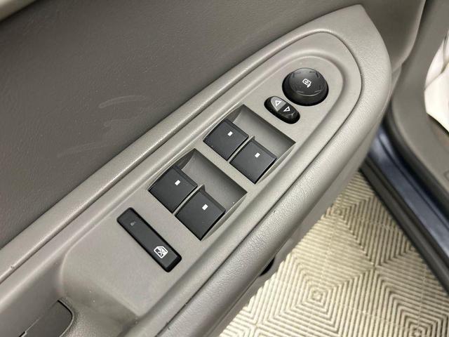 Photo of 2016 Blue Velvet Metallic Chevrolet Traverse