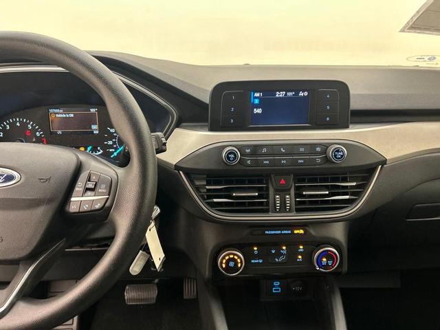 Photo of 2022 Carbonized Gray Metallic Ford Escape