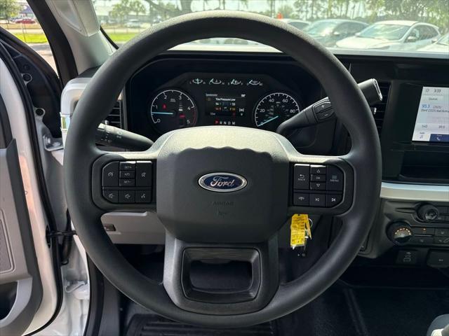Photo of 2025 Oxford White Ford F-350