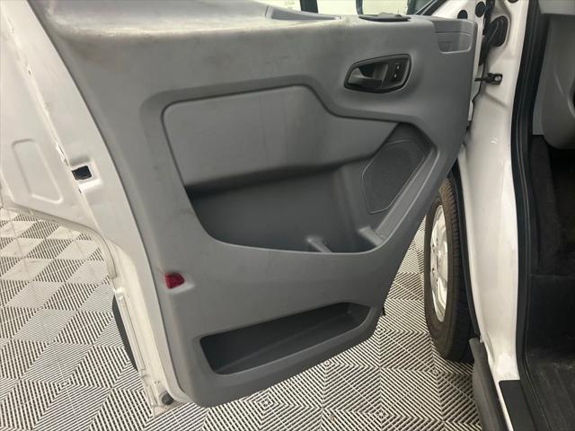 Photo of 2018 Oxford White Ford Transit-350