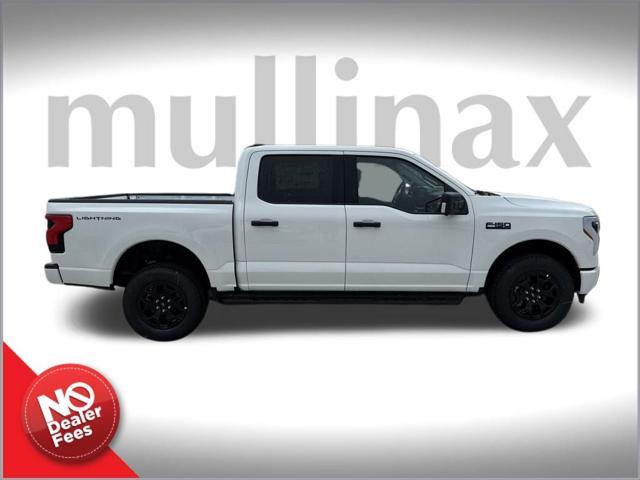 Photo of 2025 Oxford White Ford F-150 Lightning