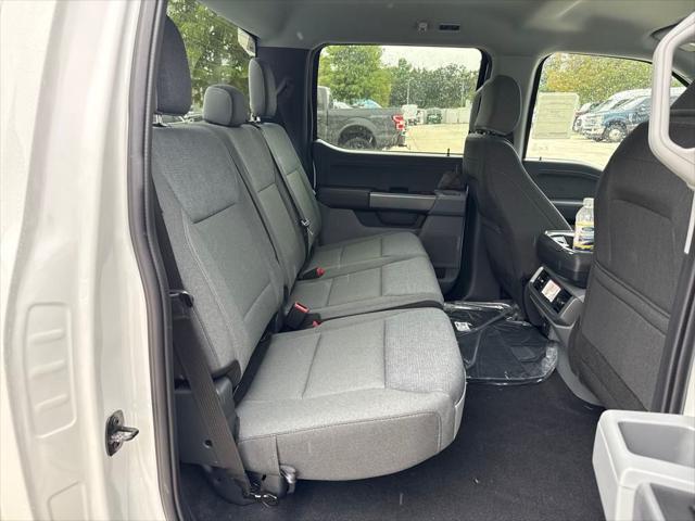 Photo of 2025 Oxford White Ford F-150 Lightning