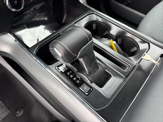 Photo of 2025 Oxford White Ford F-150 Lightning