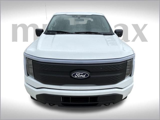 Photo of 2025 Oxford White Ford F-150 Lightning
