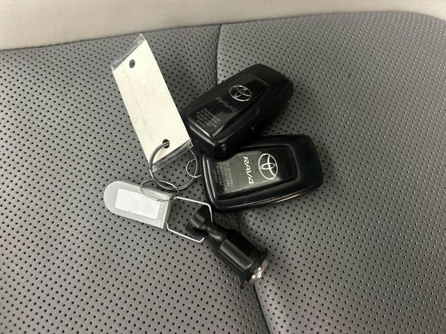 Photo of 2021 Magnetic Gray Metallic/Ice Edge Roof Toyota RAV4