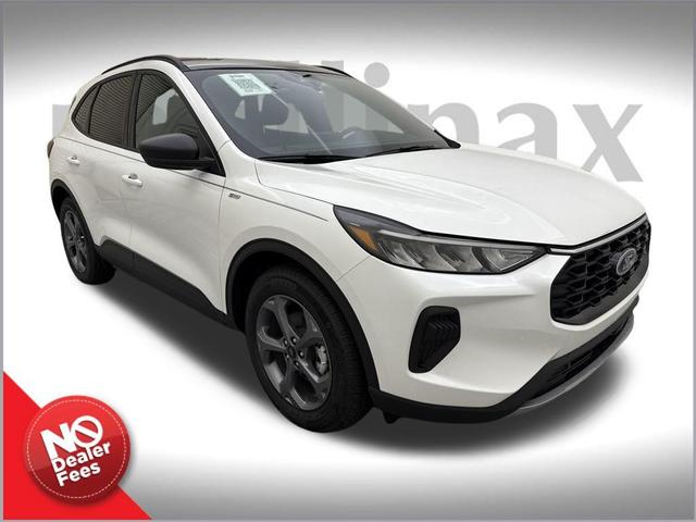 Photo of 2025 White Metallic Ford Escape