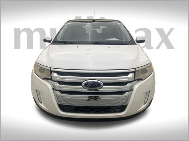 Photo of 2011 White Platinum Clearcoat Metallic Ford Edge