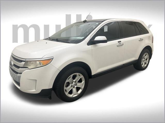 Photo of 2011 White Platinum Clearcoat Metallic Ford Edge