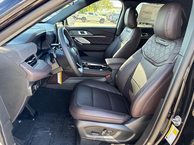 Photo of 2025 Agate Black Metallic Ford Explorer