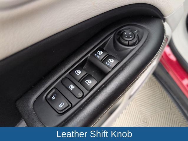 Photo of 2018 Redline Pearlcoat Jeep Compass