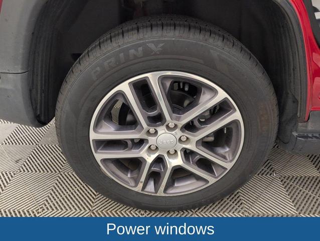 Photo of 2018 Redline Pearlcoat Jeep Compass