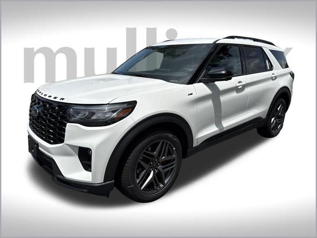 Photo of 2025 Star White Metallic Tri-Coat Ford Explorer