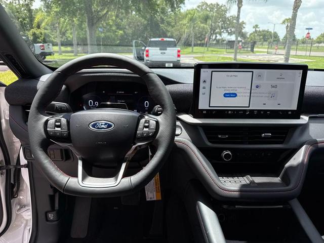 Photo of 2025 Star White Metallic Tri-Coat Ford Explorer