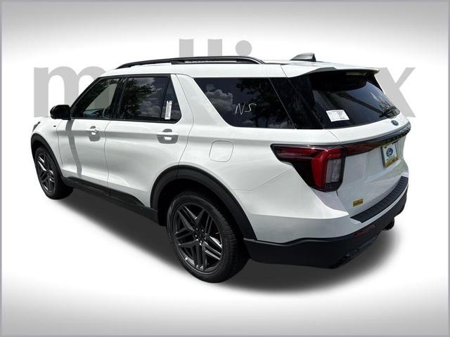 Photo of 2025 Star White Metallic Tri-Coat Ford Explorer