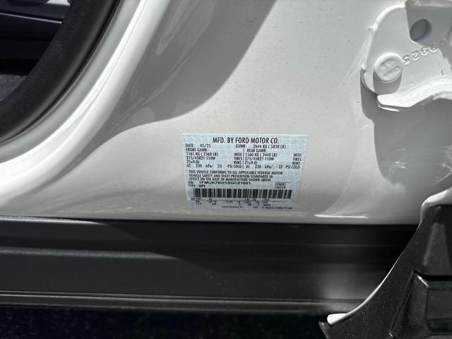 Photo of 2025 Star White Metallic Tri-Coat Ford Explorer