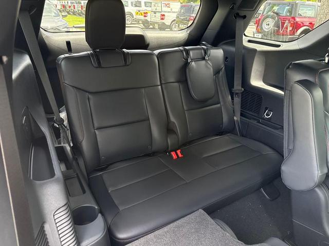 Photo of 2025 Star White Metallic Tri-Coat Ford Explorer