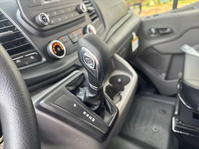 Photo of 2025 Oxford White Ford Transit-250