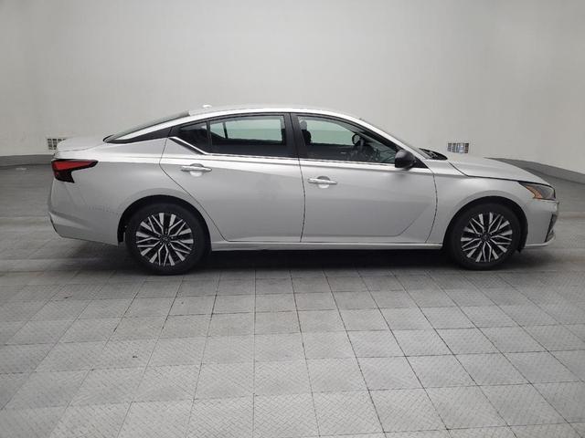 Photo of 2024 Brilliant Silver Metallic Nissan Altima