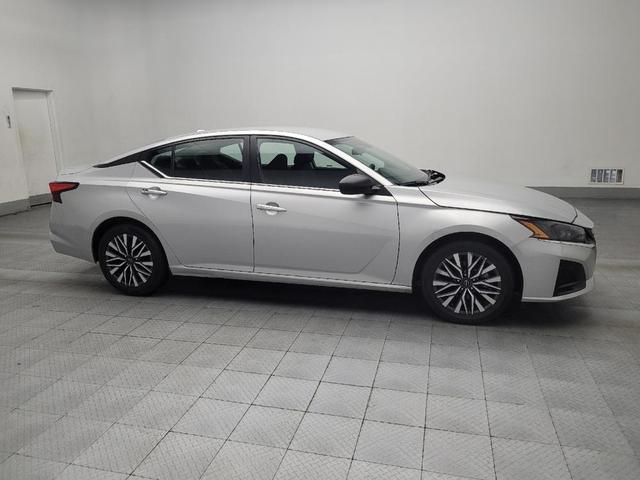 Photo of 2024 Brilliant Silver Metallic Nissan Altima