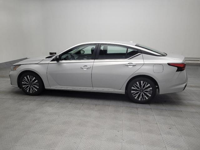 Photo of 2024 Brilliant Silver Metallic Nissan Altima