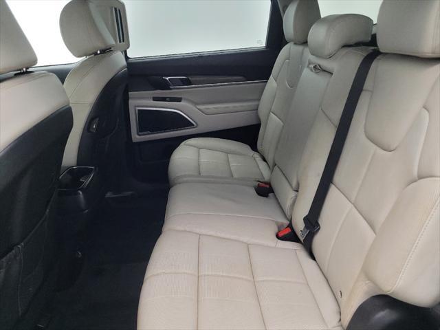 Photo of 2020 Snow White Pearl Kia Telluride
