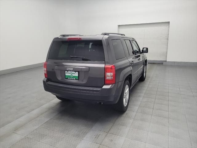 Photo of 2016 Gray Jeep Patriot