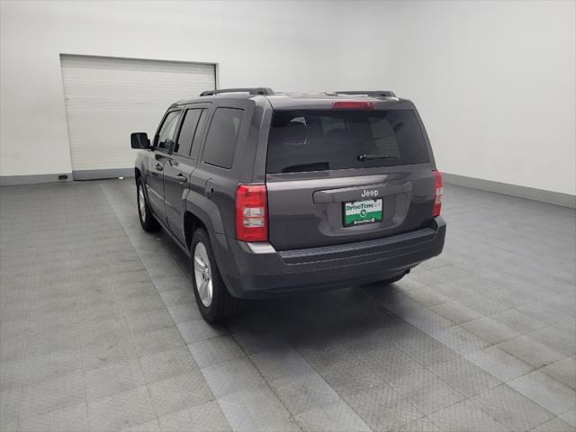Photo of 2016 Gray Jeep Patriot