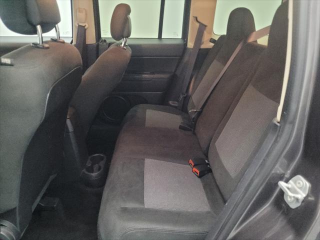 Photo of 2016 Gray Jeep Patriot