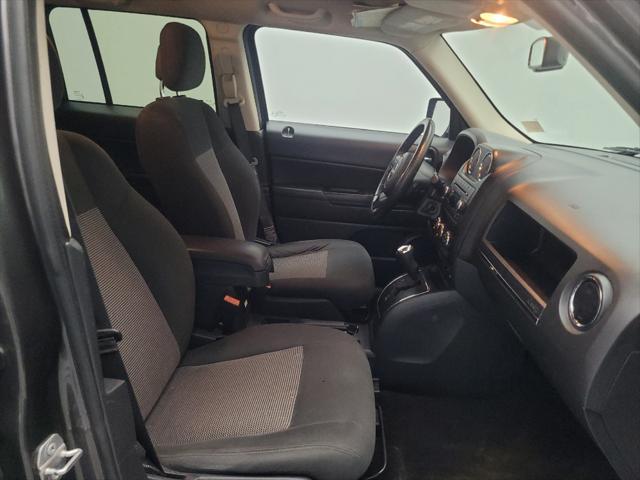 Photo of 2016 Gray Jeep Patriot