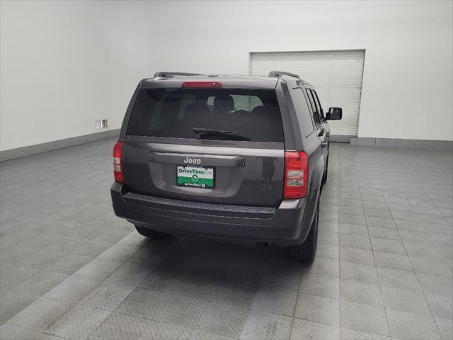 Photo of 2016 Gray Jeep Patriot