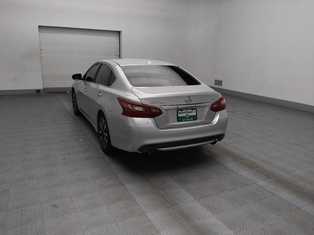Photo of 2018 Brilliant Silver Nissan Altima