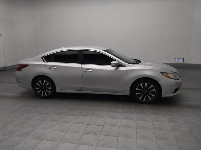 Photo of 2018 Brilliant Silver Nissan Altima
