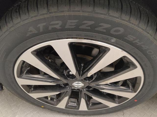 Photo of 2018 Brilliant Silver Nissan Altima