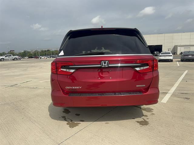 Photo of 2024 Radiant Red Metallic II Honda Odyssey