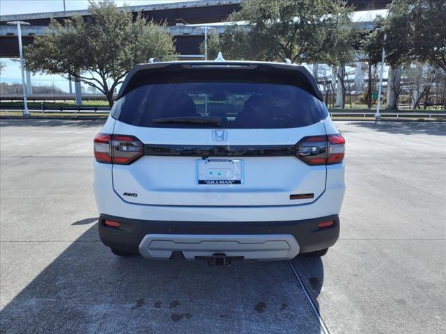 Photo of 2025 Platinum White Pearl Honda Pilot
