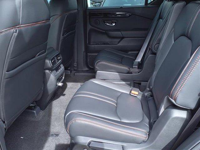 Photo of 2025 Platinum White Pearl Honda Pilot