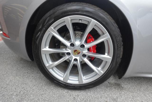Photo of 2018 GT Silver Metallic Porsche 718 Cayman