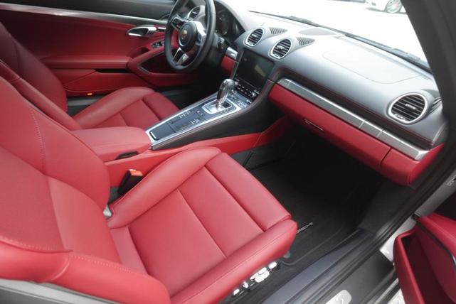 Photo of 2018 GT Silver Metallic Porsche 718 Cayman
