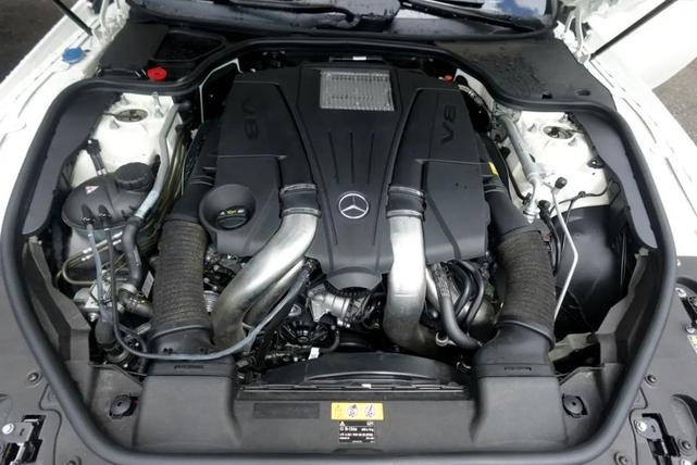 Photo of 2014 Diamond White Mercedes-Benz SL-Class