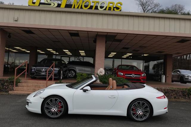 Photo of 2015 White Porsche 911