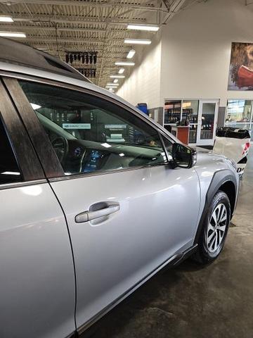 Photo of 2024 Ice Silver Metallic Subaru Outback