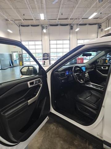 Photo of 2022 Oxford White Ford Explorer