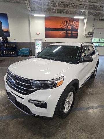 Photo of 2022 Oxford White Ford Explorer